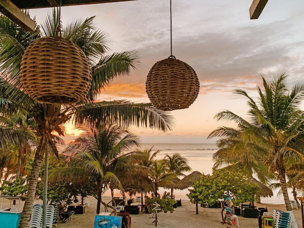 El Fuerte Beach Apartments Mahahual Esterno foto
